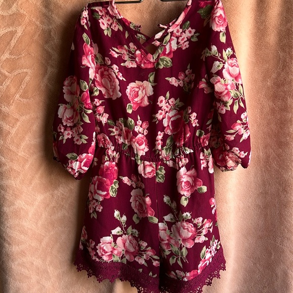 Girls XS (4/5) Floral Romper - Picture 1 of 4